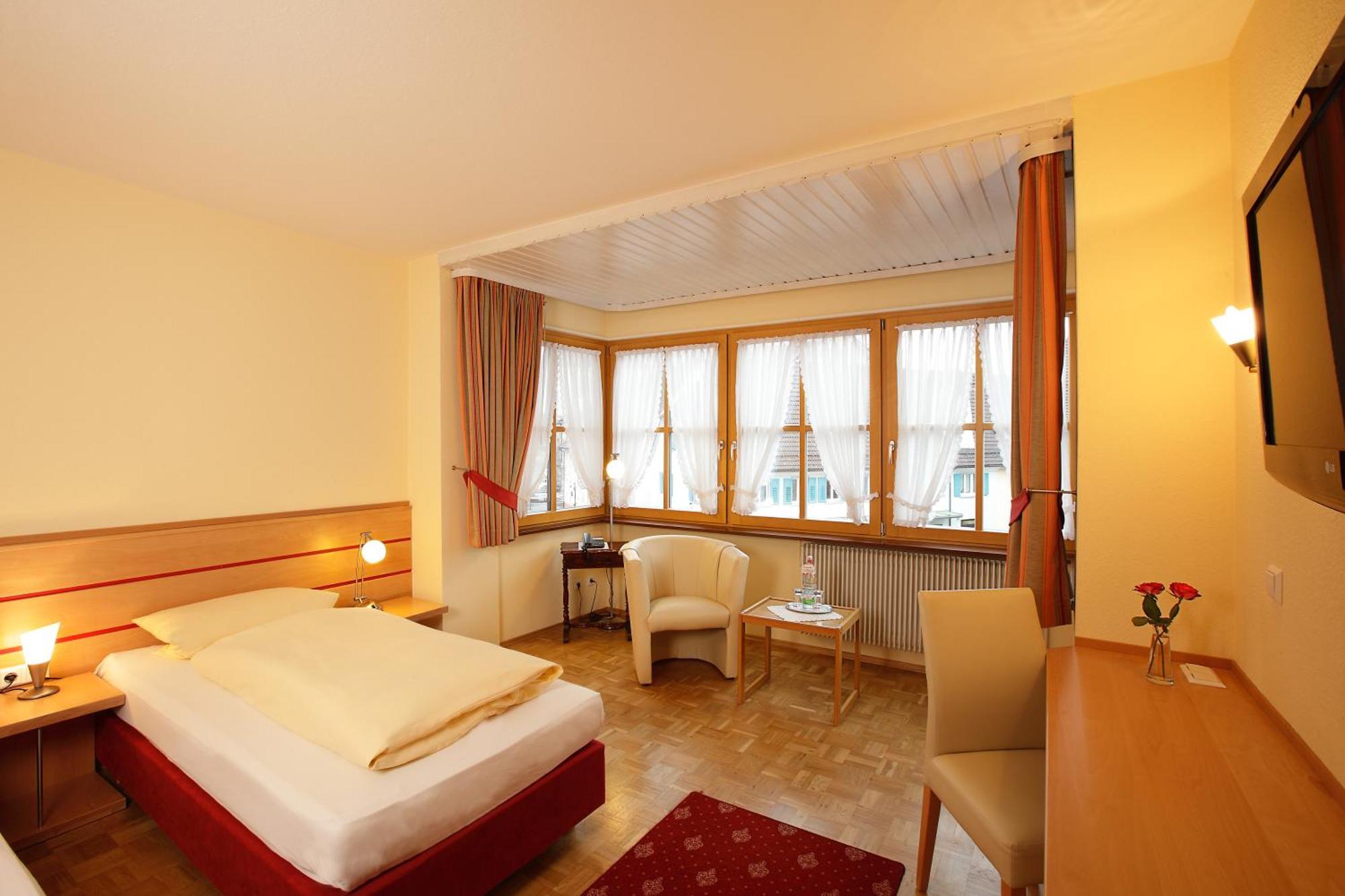 Hotel Restaurant Lindenhof Bräunlingen Chambre photo
