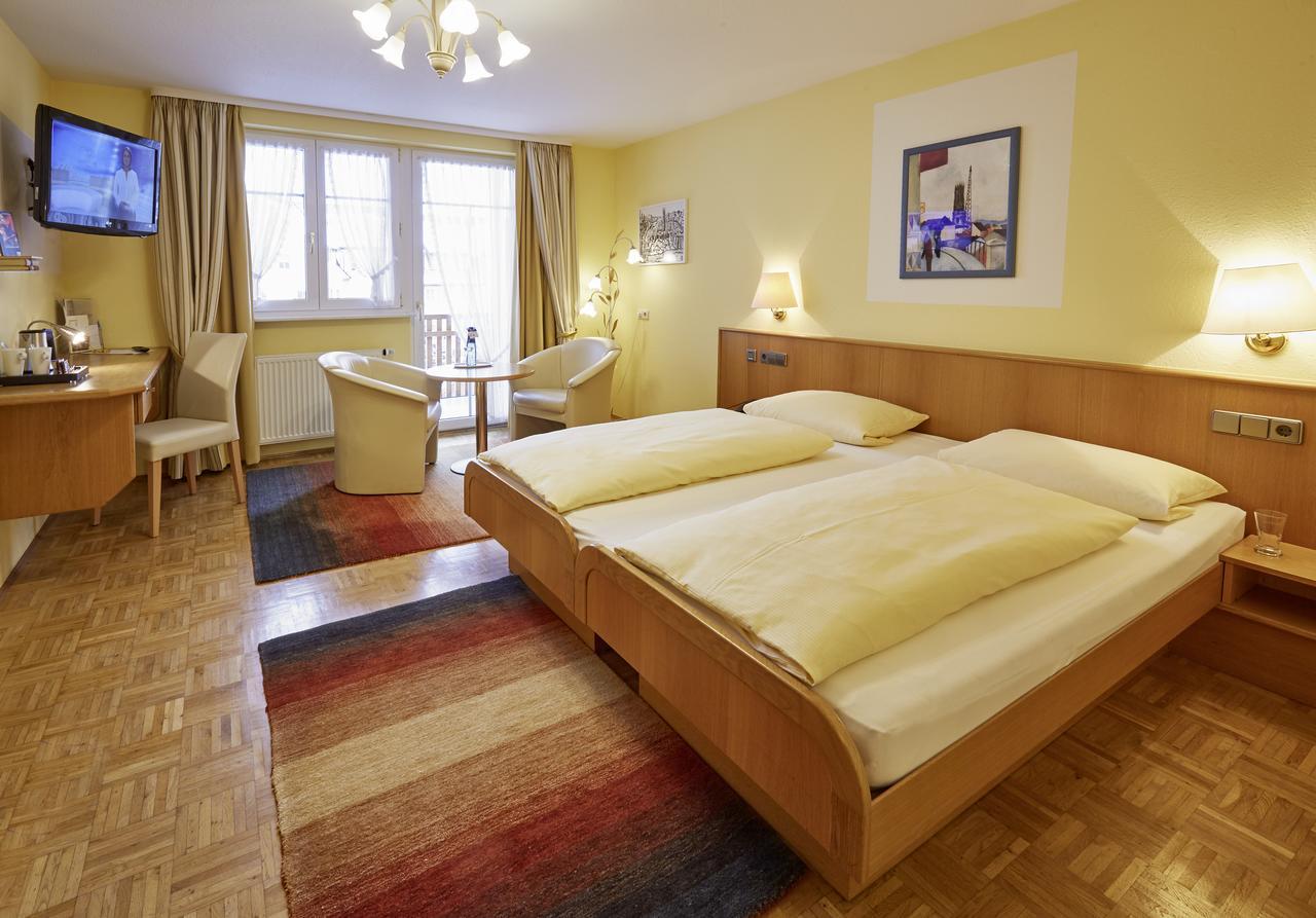 Hotel Restaurant Lindenhof Bräunlingen Extérieur photo